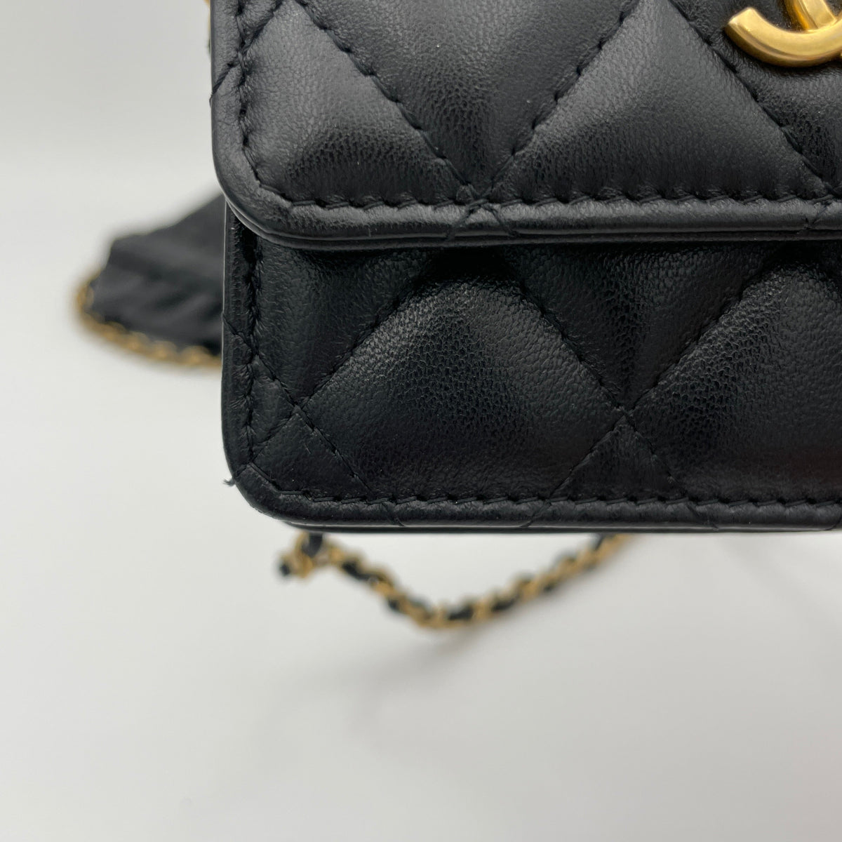 Classic Flap Chain Mini Black Card Holder in Lambskin, Gold hardware