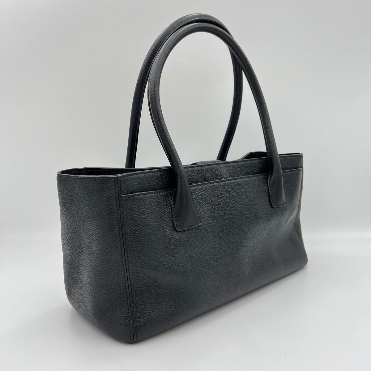 Executive Cerf Black Top Handle Bag in Calfskin, Gold hardware