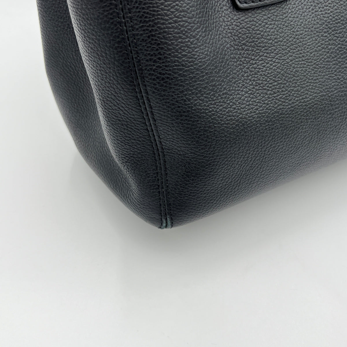 Executive Cerf Black Top Handle Bag in Calfskin, Gold hardware