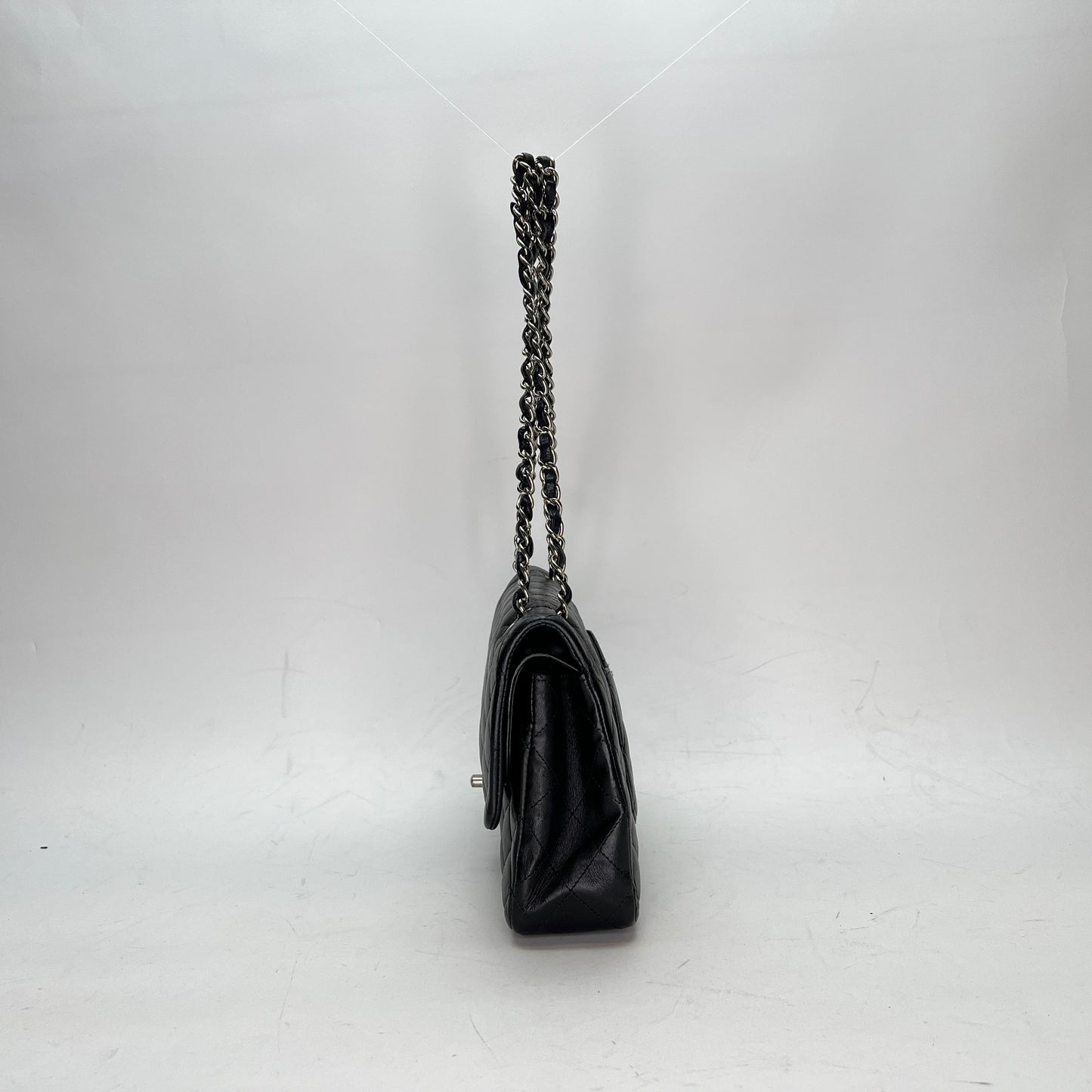 Classic Flap Medium Black Shoulder Bag in Lambskin, Silver hardware