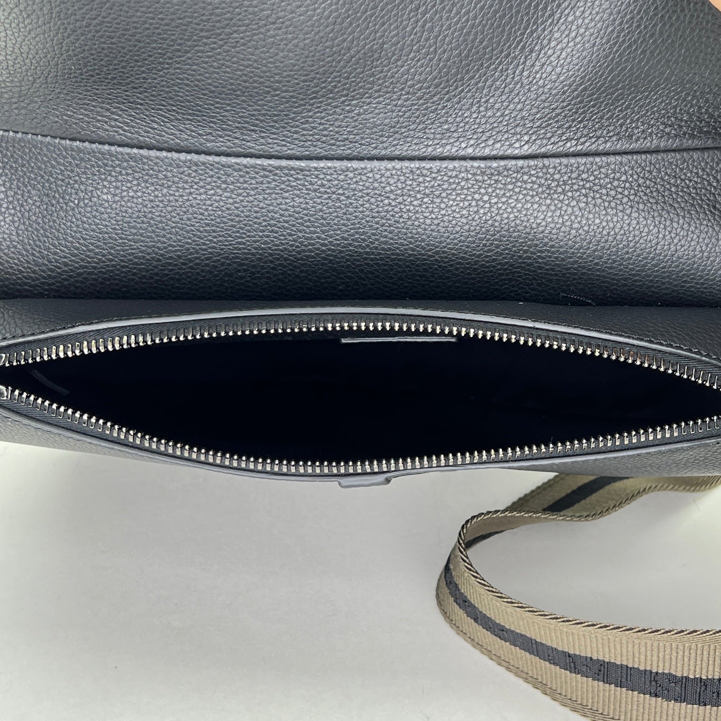 Saddle Medium Black Crossbody Bag in Calfskin, Silver hardware