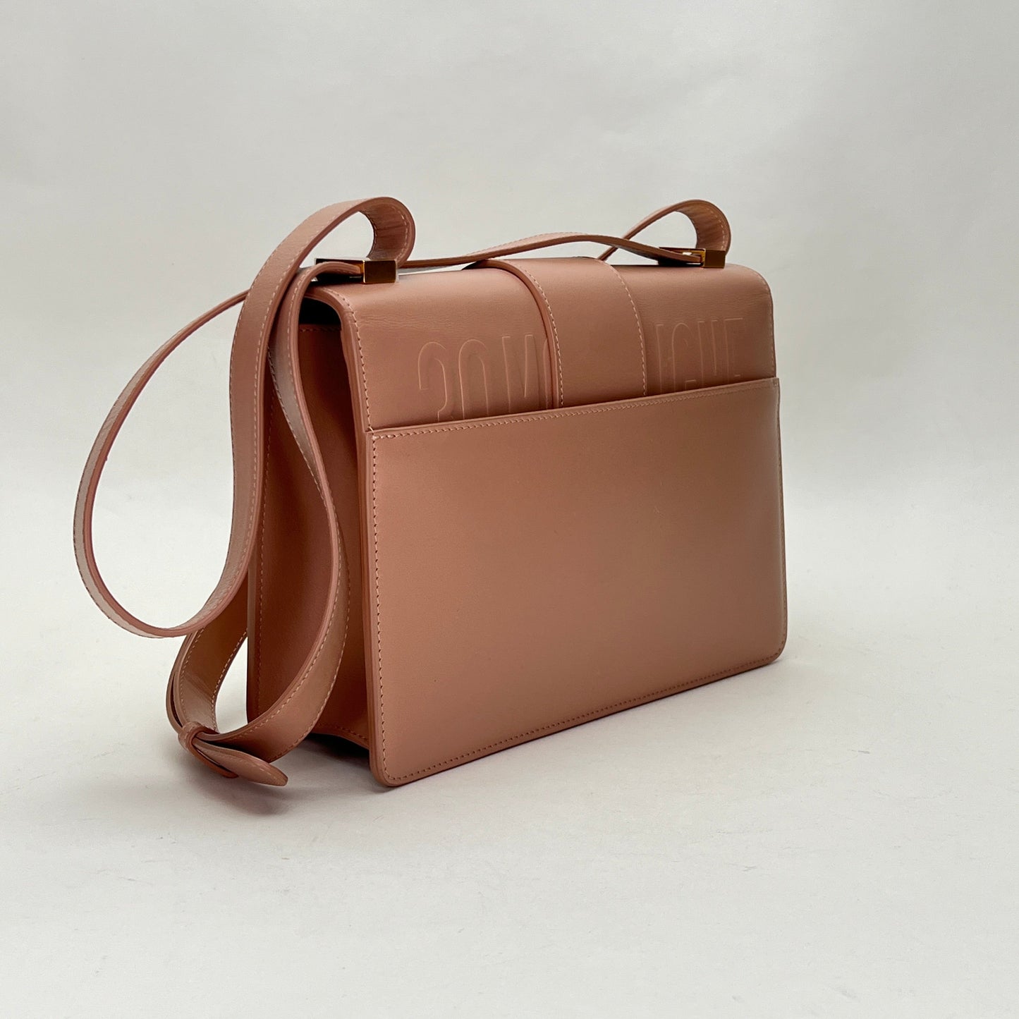 Montaigne 30 Pink Shoulder Bag in Calfskin, Gold hardware