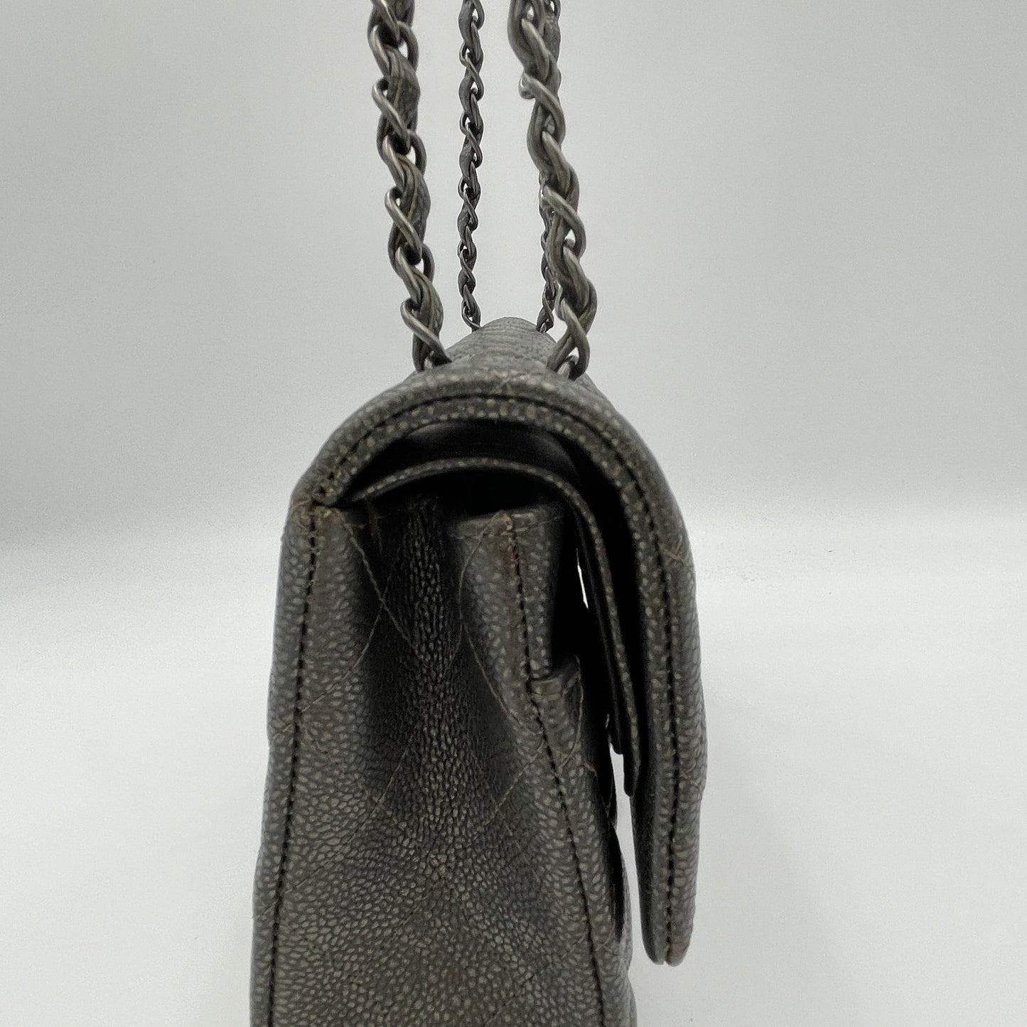 Timeless Classic Flap Medium Grey Shoulder Bag in Caviar Leather, Gunmetal hardware