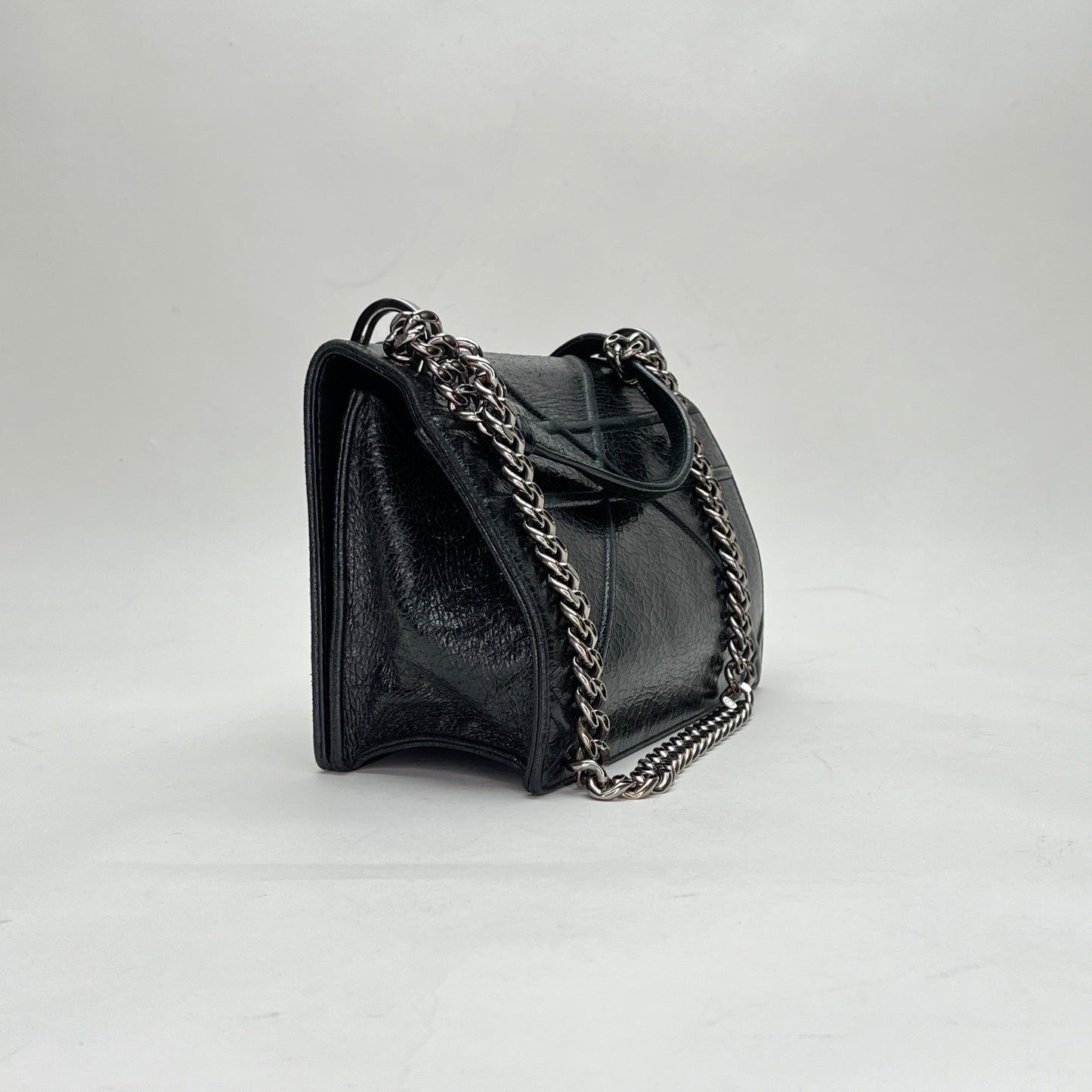 Diorama Medium Black Shoulder Bag in Distressed Leather, Silver hardware