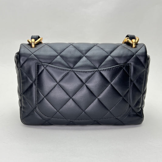 Single Flap Black Shoulder Bag in Calfskin, Gold hardware