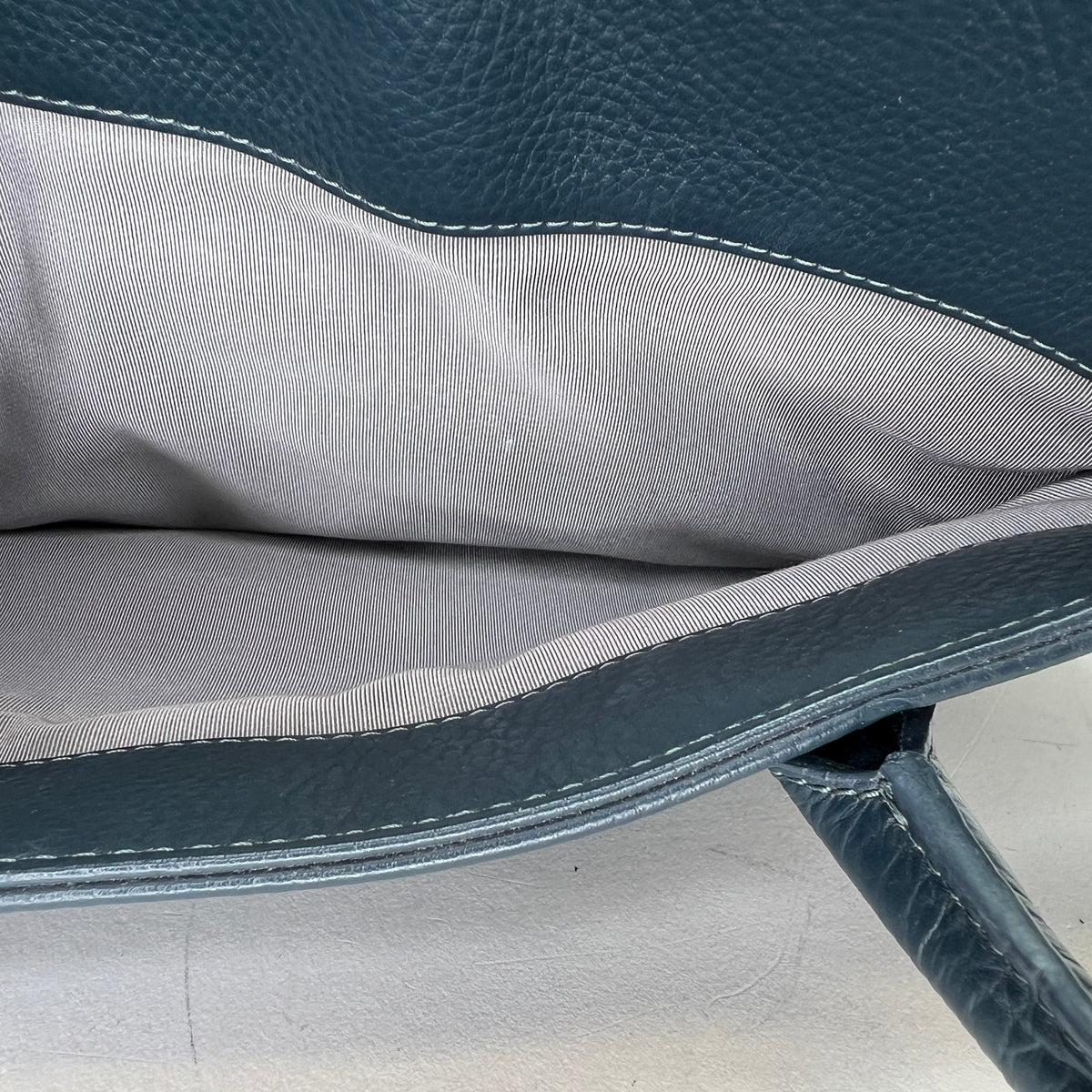Executive Cerf Top handle bag in Calfskin, Silver Hardware