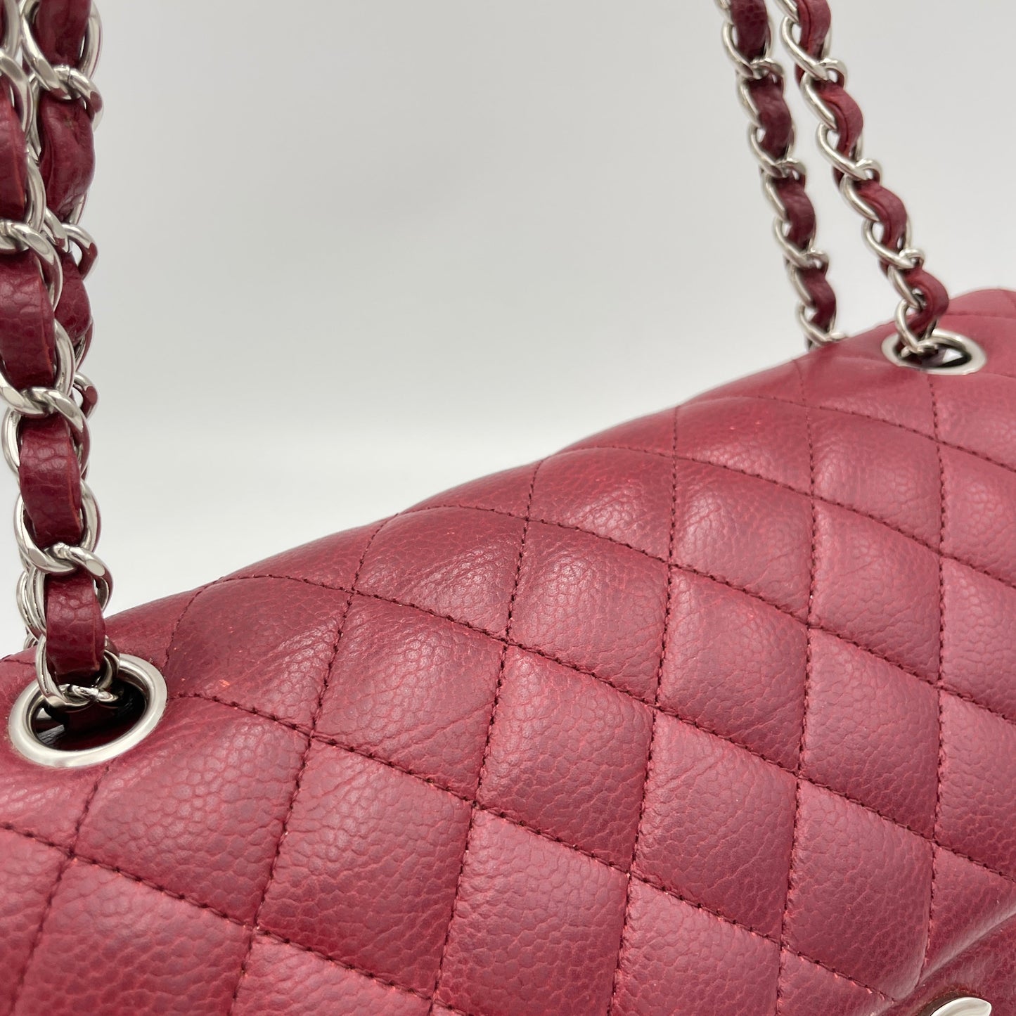Classic Double Flap Medium Red Shoulder Bag in Caviar Leather, Silver hardware