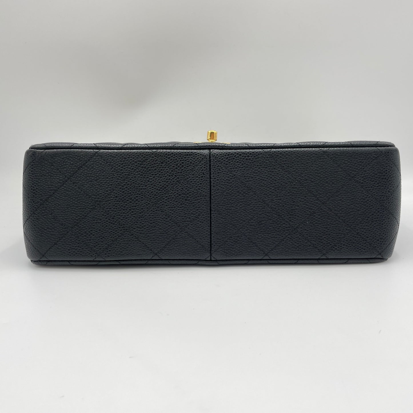 Classic Flap Jumbo Black Shoulder Bag in Caviar Leather, Gold hardware