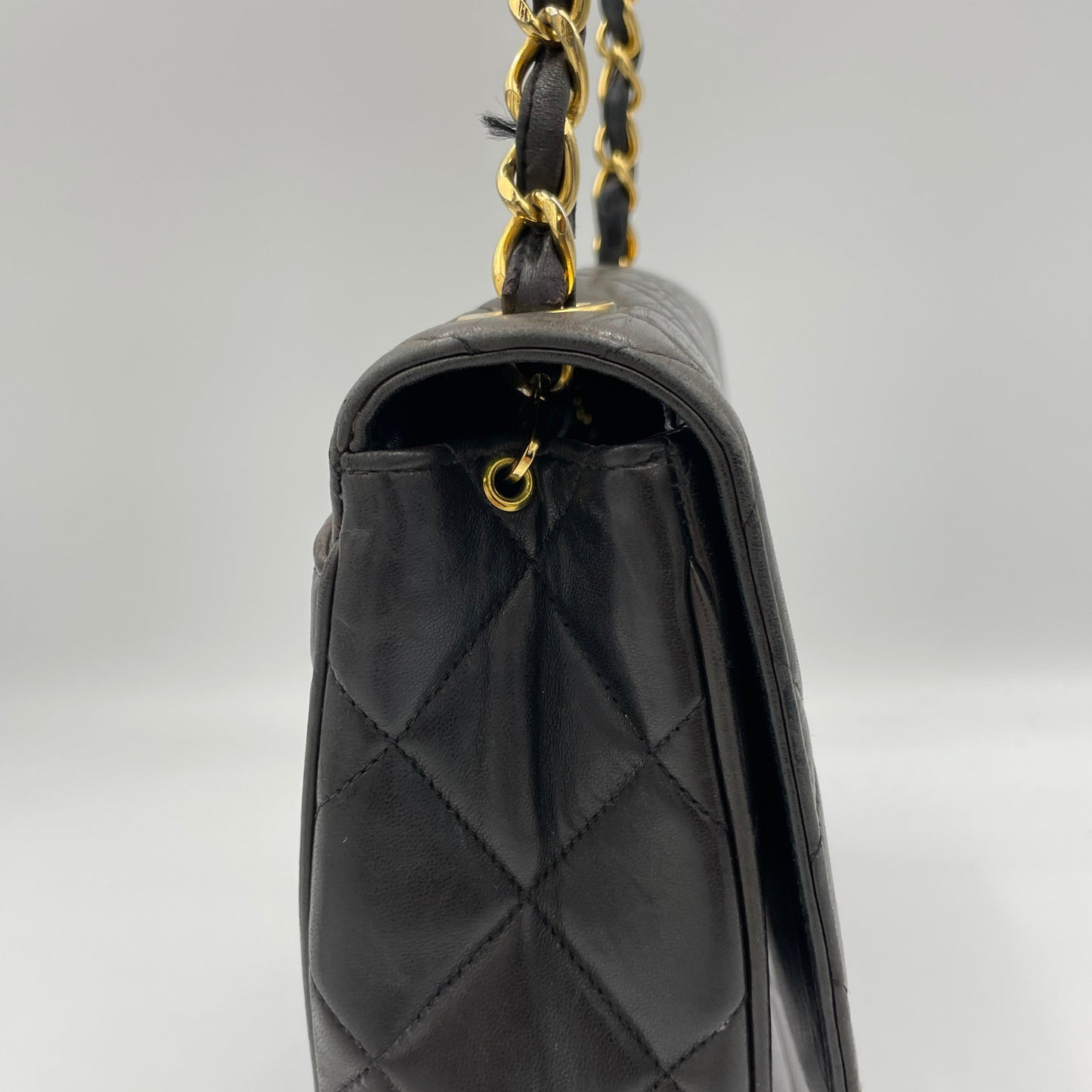 Vintage Quilted Flap Black Shoulder Bag in Lambskin, Gold hardware