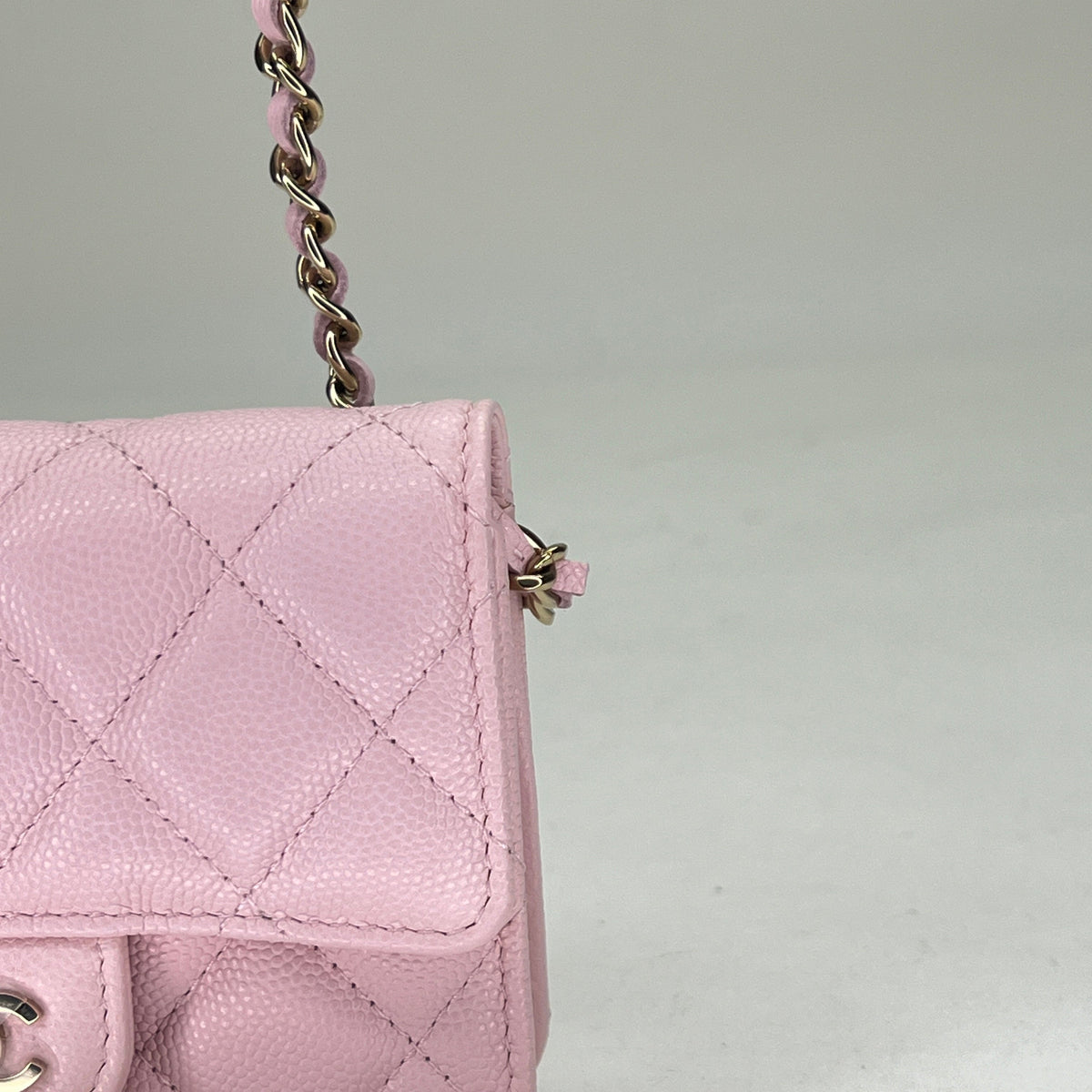 Classic Flap Chain Mini Pink Card Holder in Caviar Leather, Gold hardware