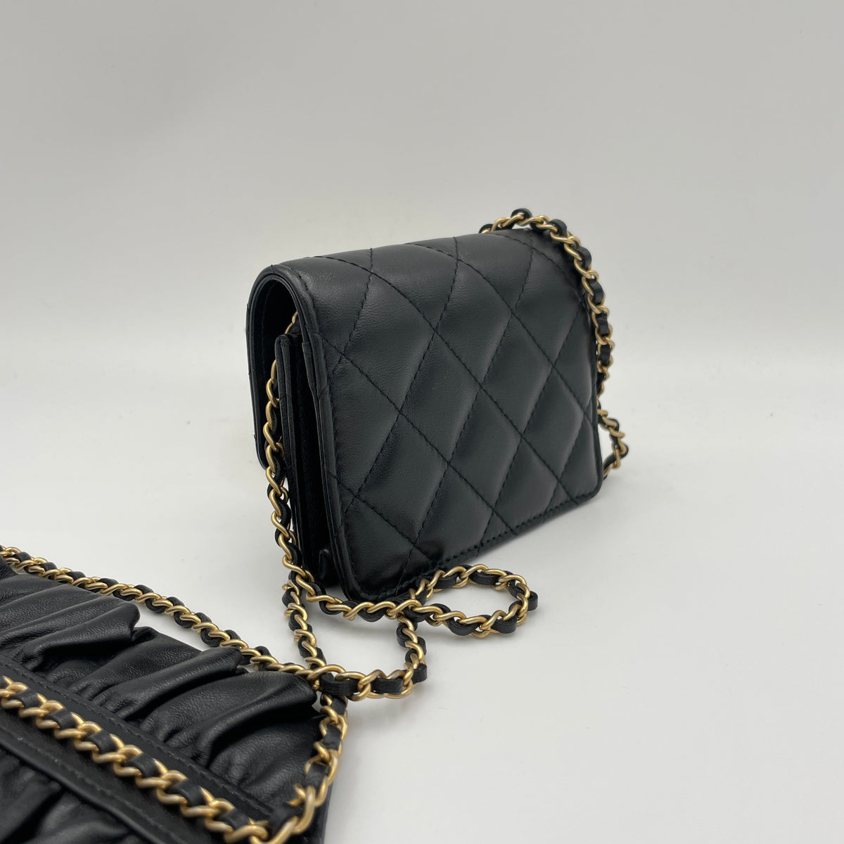 Classic Flap Chain Mini Black Card Holder in Lambskin, Gold hardware