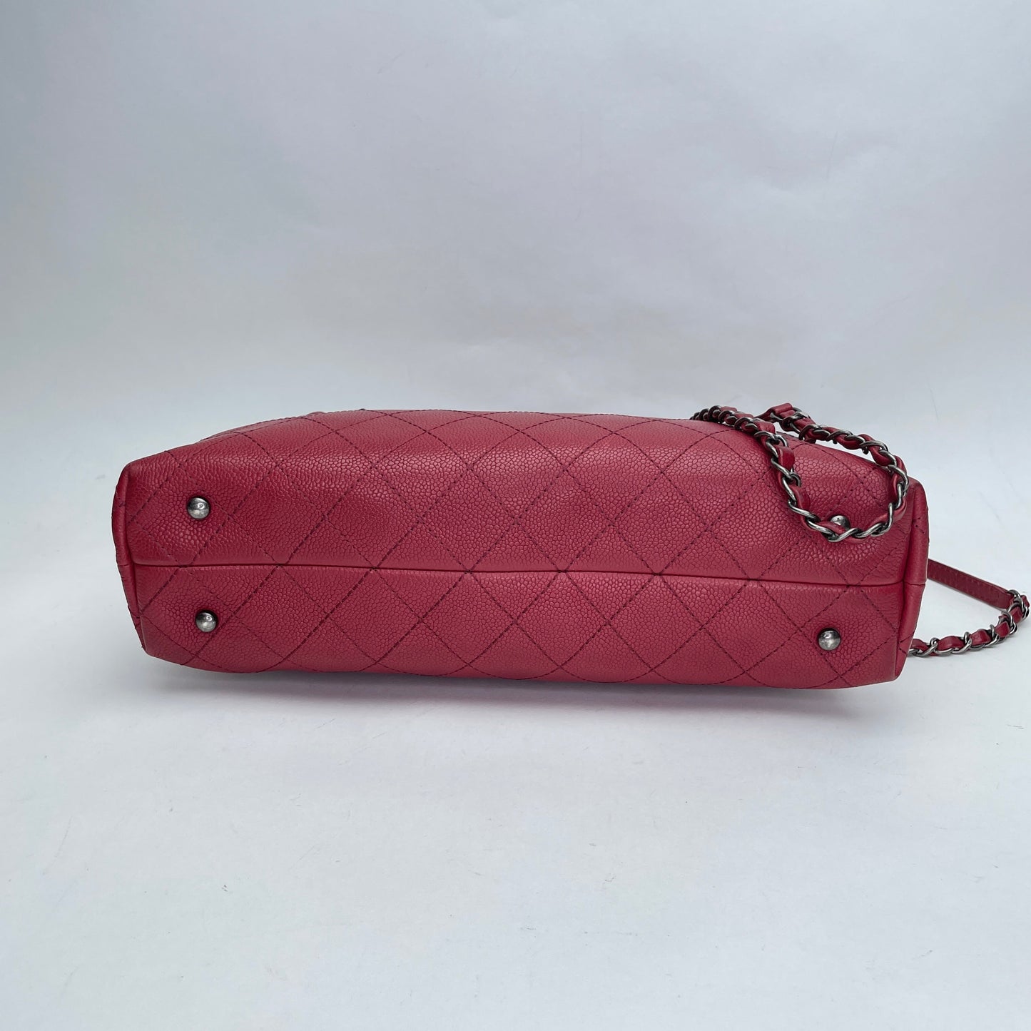 Shopping Red Tote Bag in Caviar Leather, Ruthenium hardware