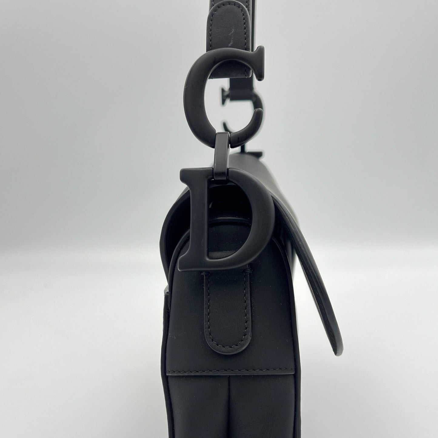 Saddle Medium with strap Shoulder Bag in Calfskin, Lacquered Metal hardware