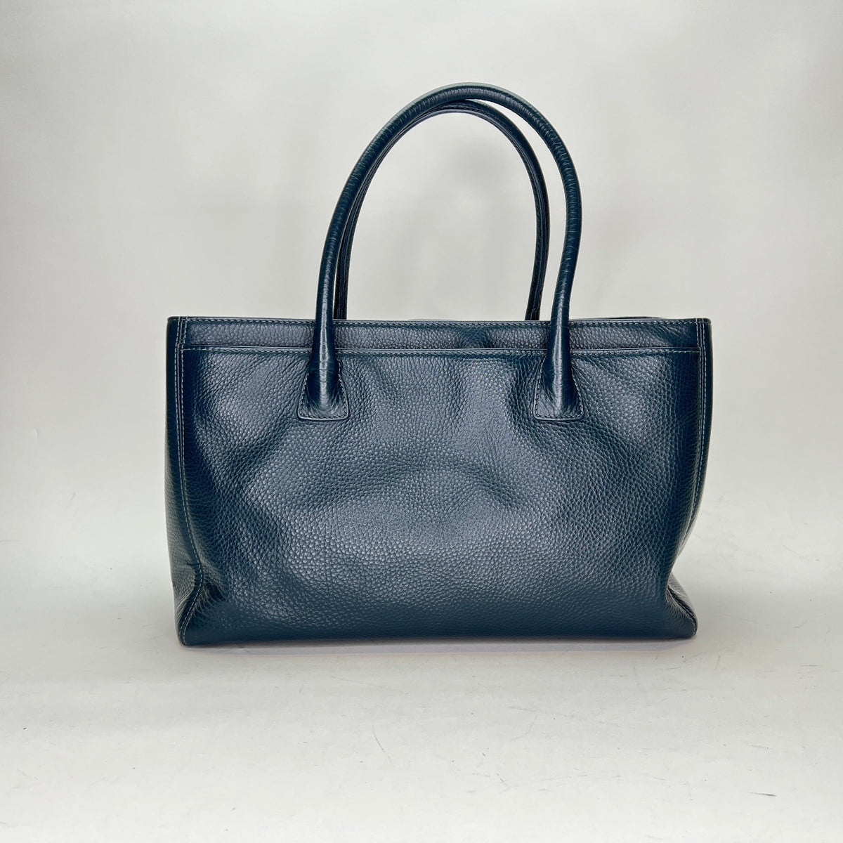 Executive Cerf Top handle bag in Calfskin, Silver Hardware