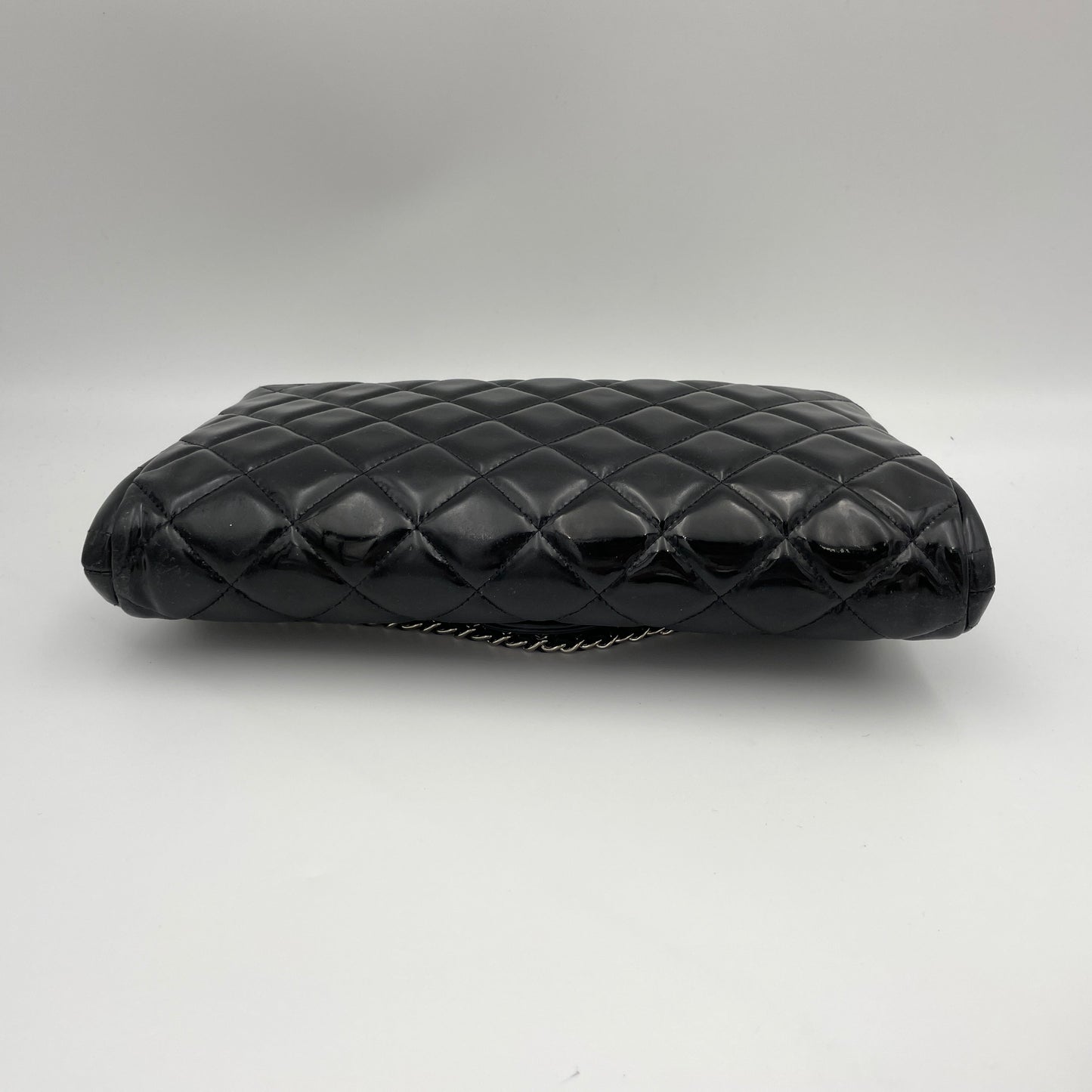 Classic Black Shoulder Bag in Patent Leather, Silver hardware
