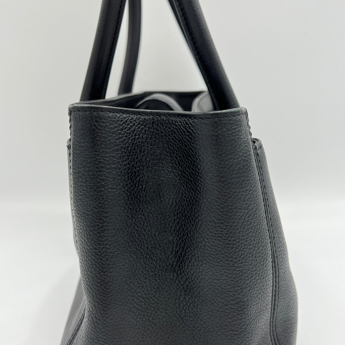 Executive Cerf Black Top Handle Bag in Calfskin, Gold hardware