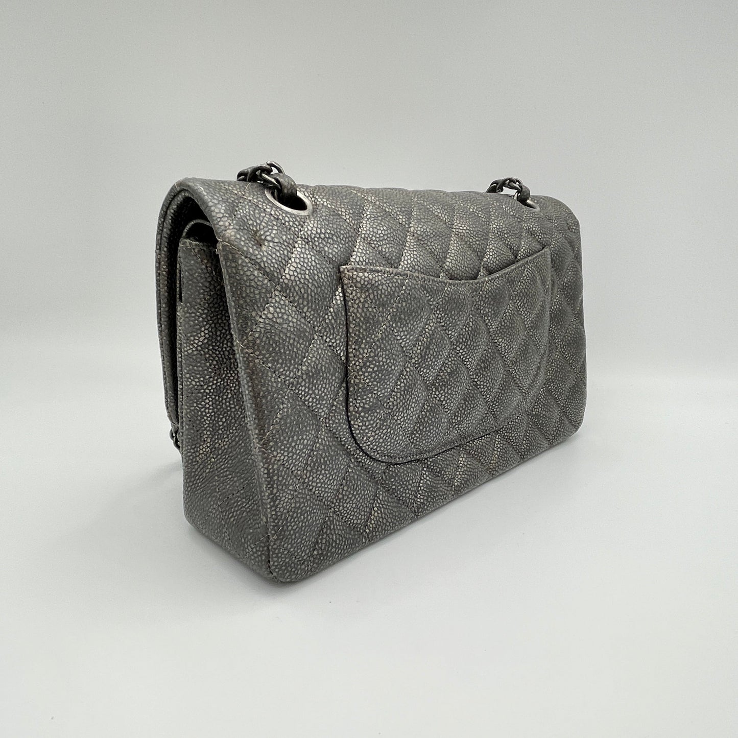 Timeless Classic Flap Medium Grey Shoulder Bag in Caviar Leather, Gunmetal hardware