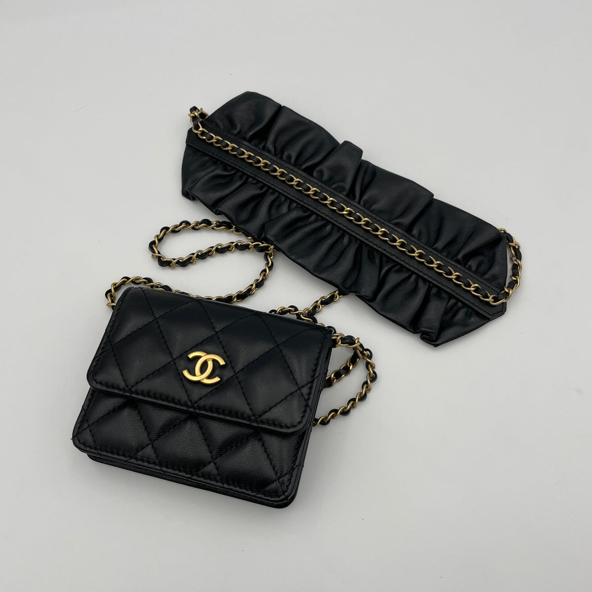 Classic Flap Chain Mini Black Card Holder in Lambskin, Gold hardware