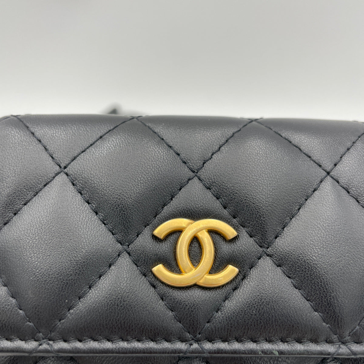 Classic Flap Chain Mini Black Card Holder in Lambskin, Gold hardware