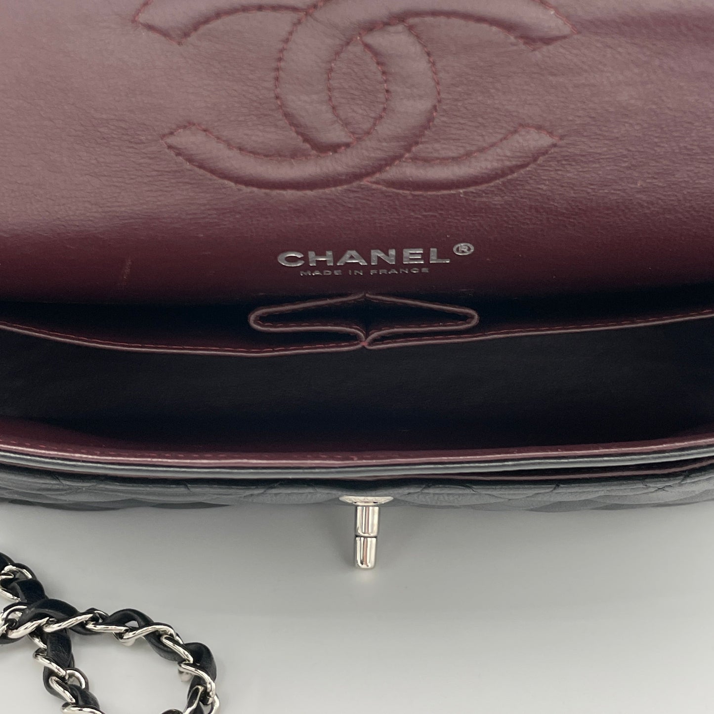 Classic Double Flap Medium Shoulder bag in Lambskin, Silver Hardware