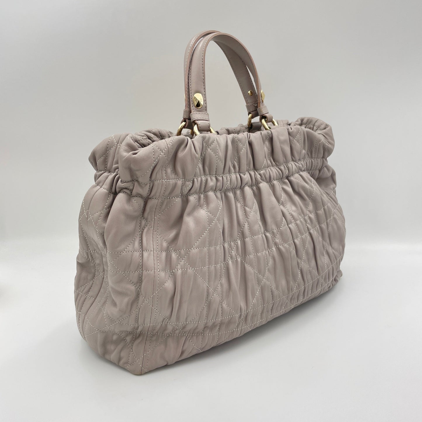 Gaufre Cannage Grey Tote Bag in Lambskin, Light Gold hardware