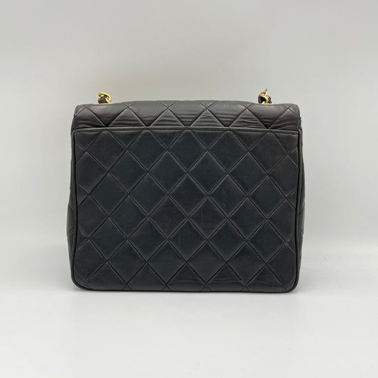 Vintage Quilted Flap Black Shoulder Bag in Lambskin, Gold hardware
