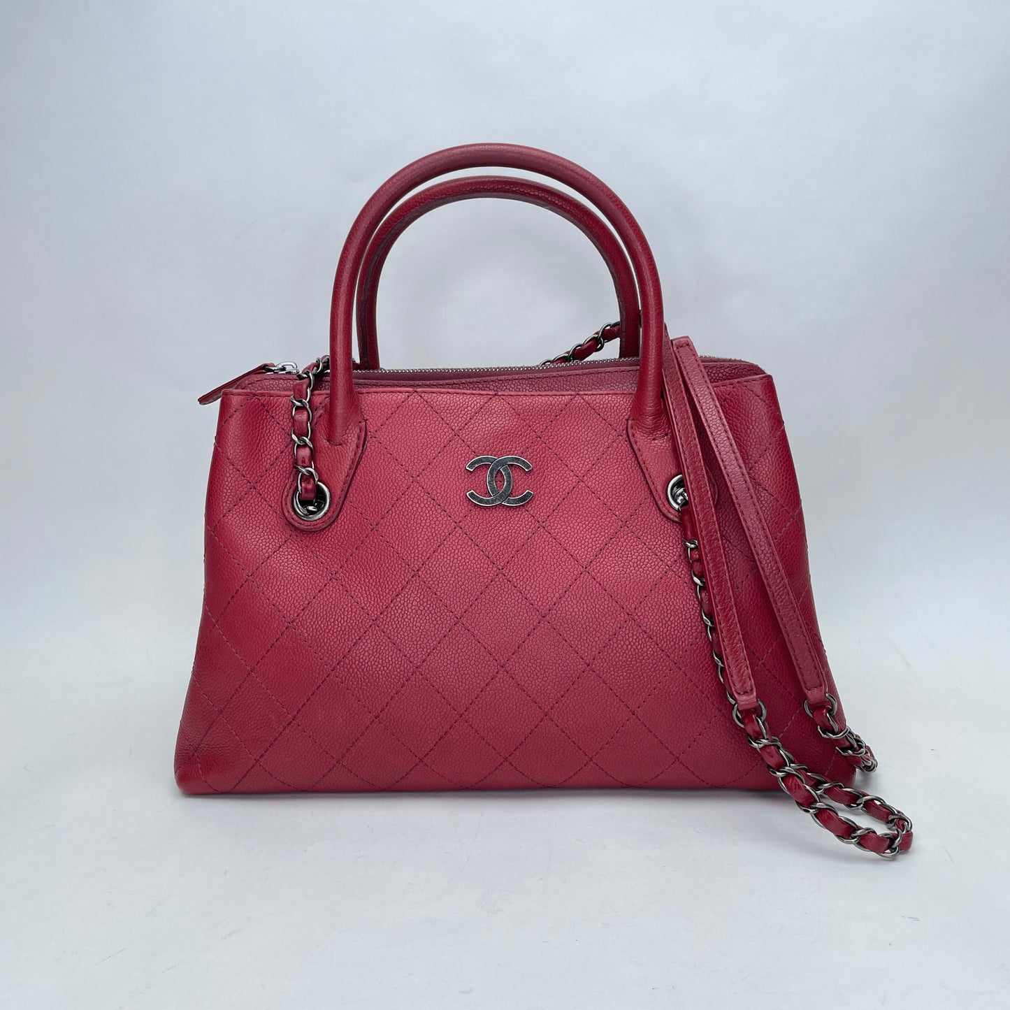 Shopping Red Tote Bag in Caviar Leather, Ruthenium hardware