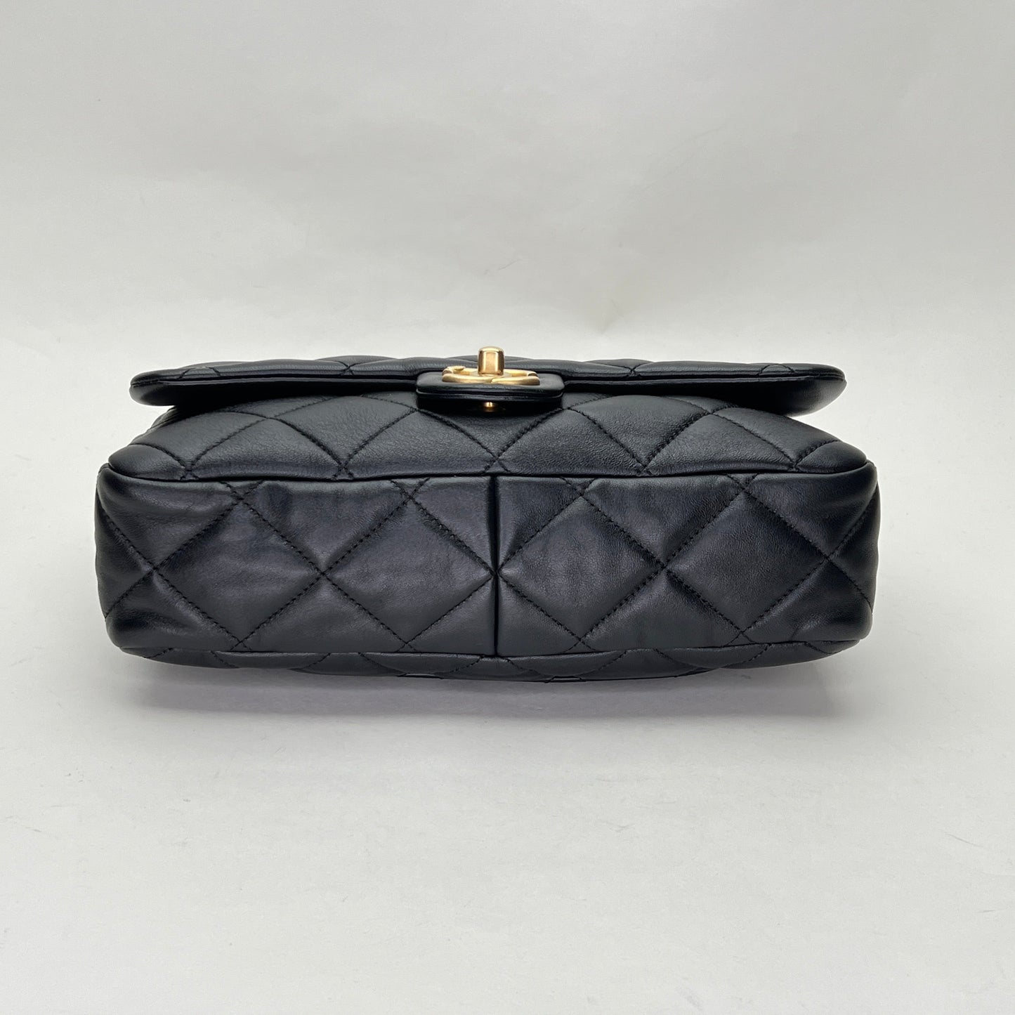 Single Flap Black Shoulder Bag in Calfskin, Gold hardware