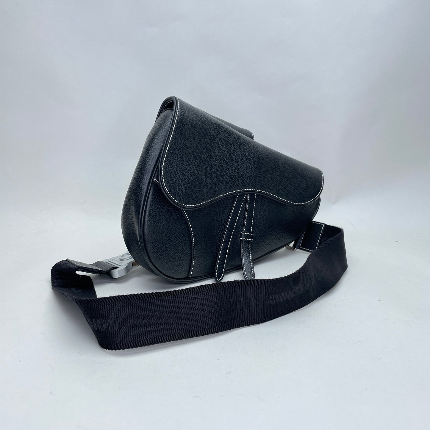 Saddle One Size Black Shoulder Bag in Calfskin, Silver hardware