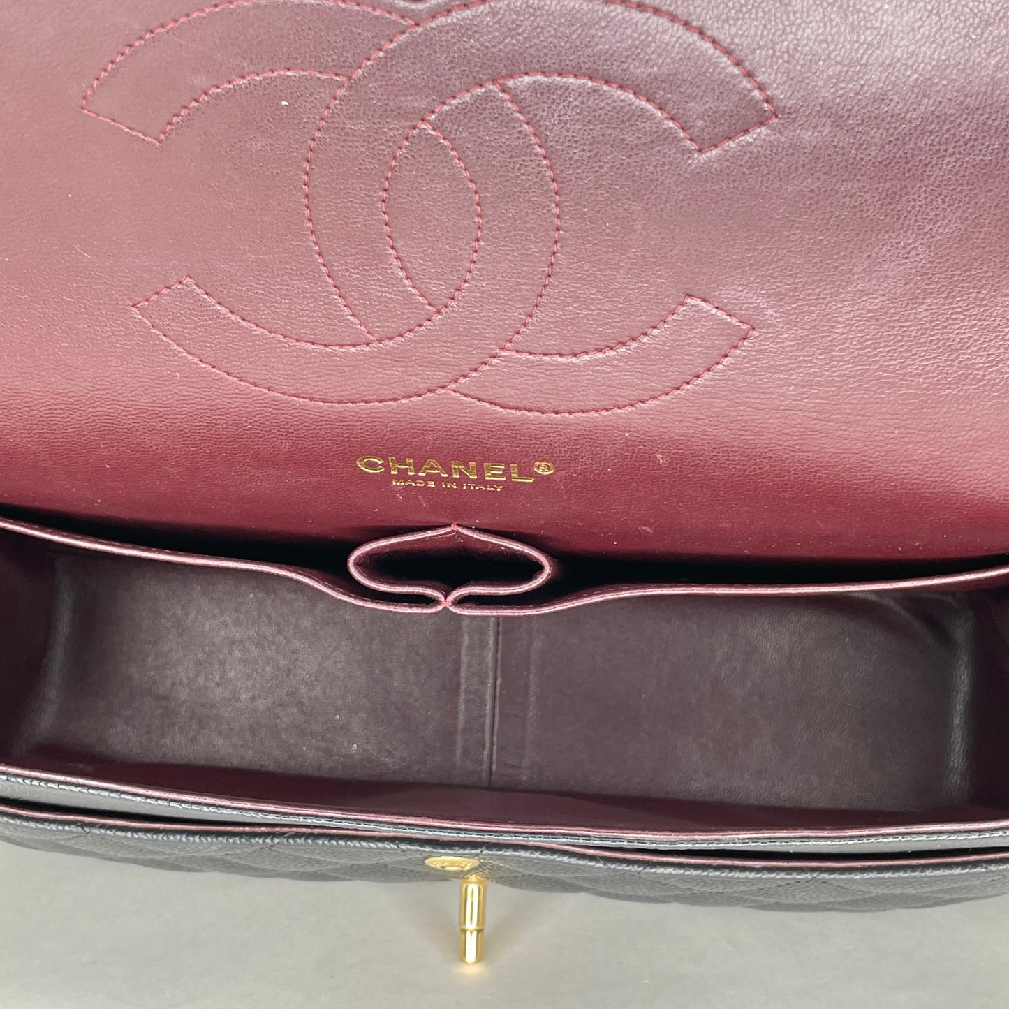 Classic Double Flap Jumbo Black Shoulder Bag in Caviar Leather, Gold hardware