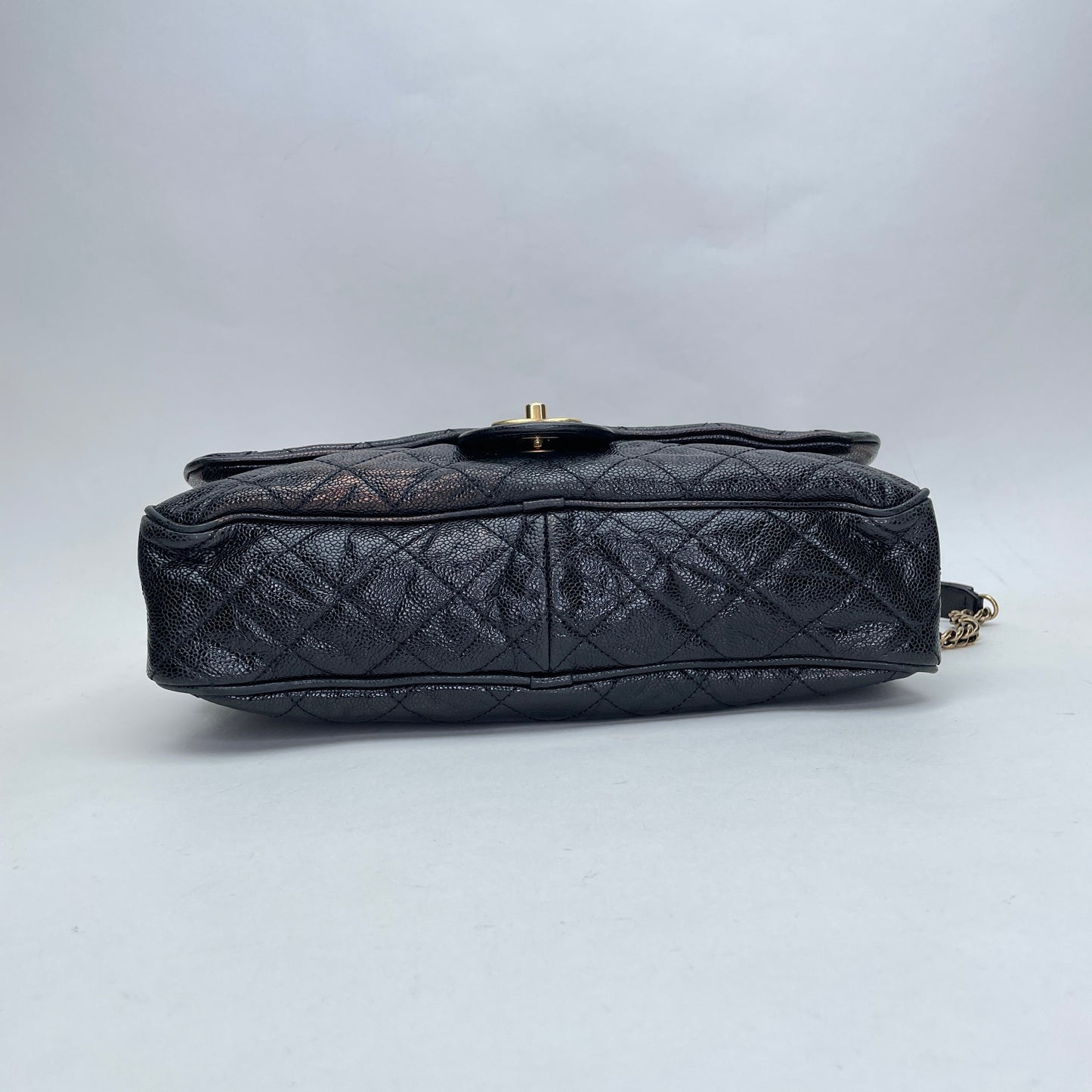 Easy Flap Black Shoulder Bag in Caviar Leather, Gold hardware