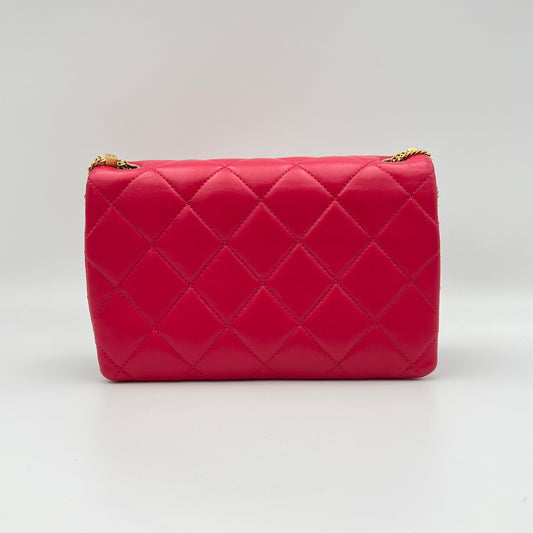 On and On Quilted Flap Pink Shoulder Bag in Lambskin, Gold hardware