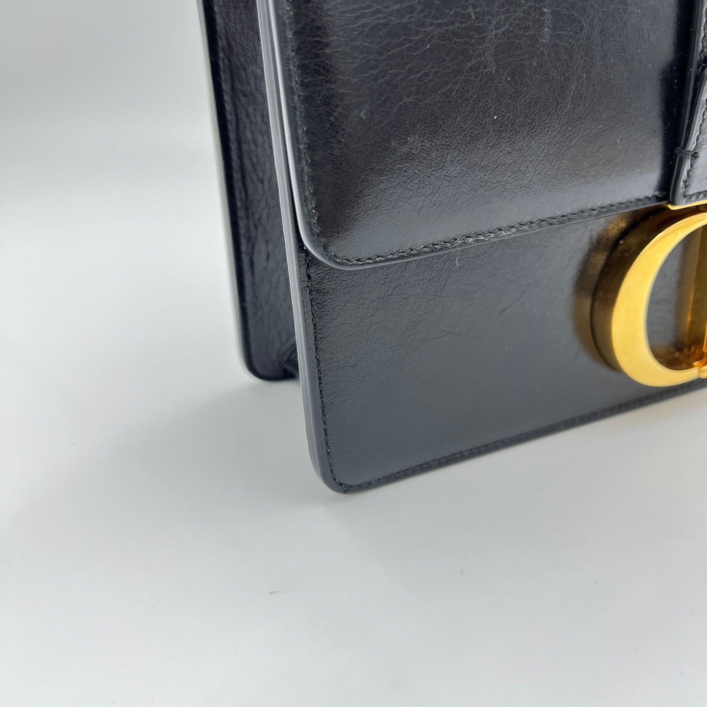 30 Montaigne Medium Black Shoulder Bag in Calfskin, Gold hardware