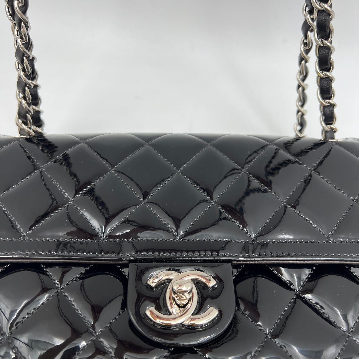 Coco Shine Medium Black Shoulder Bag in Patent Leather, Silver hardware