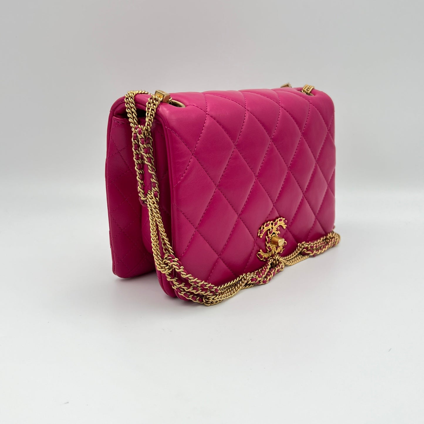 On and On Quilted Flap Pink Shoulder Bag in Lambskin, Gold hardware