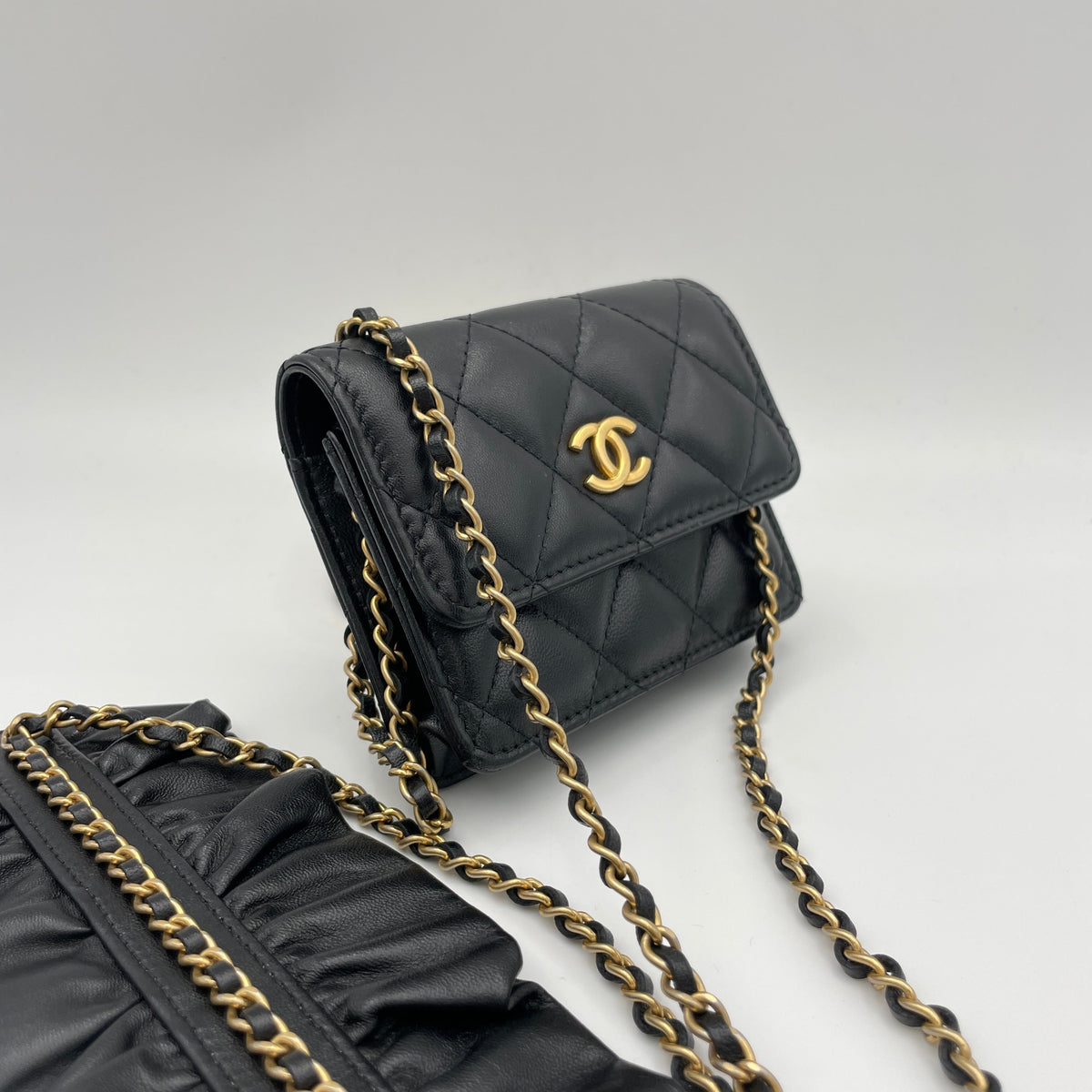 Classic Flap Chain Mini Black Card Holder in Lambskin, Gold hardware