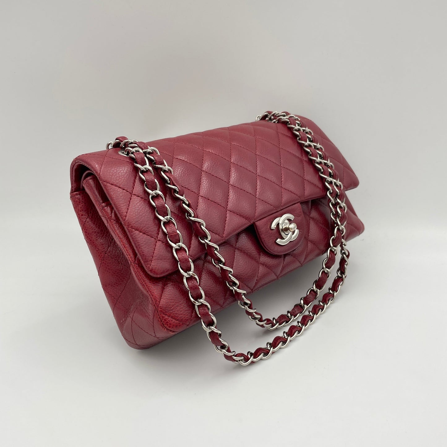 Classic Double Flap Medium Red Shoulder Bag in Caviar Leather, Silver hardware