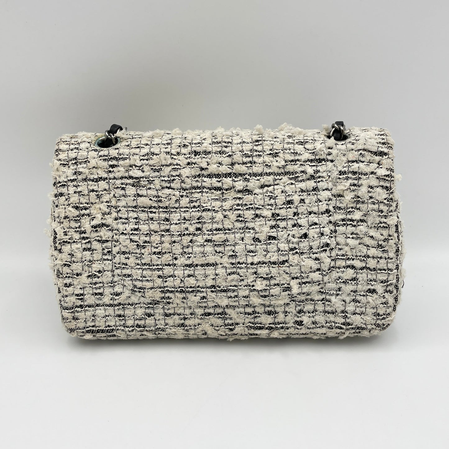 Garden Charms 2.55 White Shoulder Bag in Tweed, Ruthenium hardware