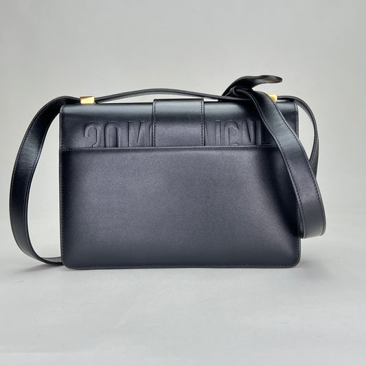 30 Montaigne Medium Black Shoulder Bag in Calfskin, Gold hardware
