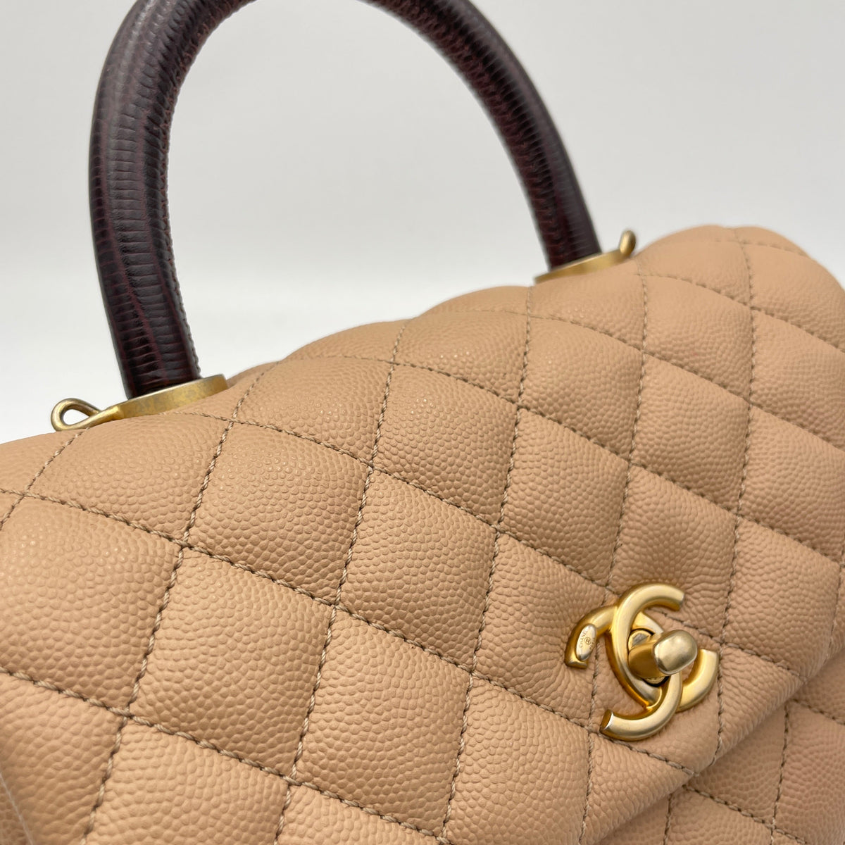 Coco Small Beige Top Handle Bag in Caviar Leather, Gold hardware