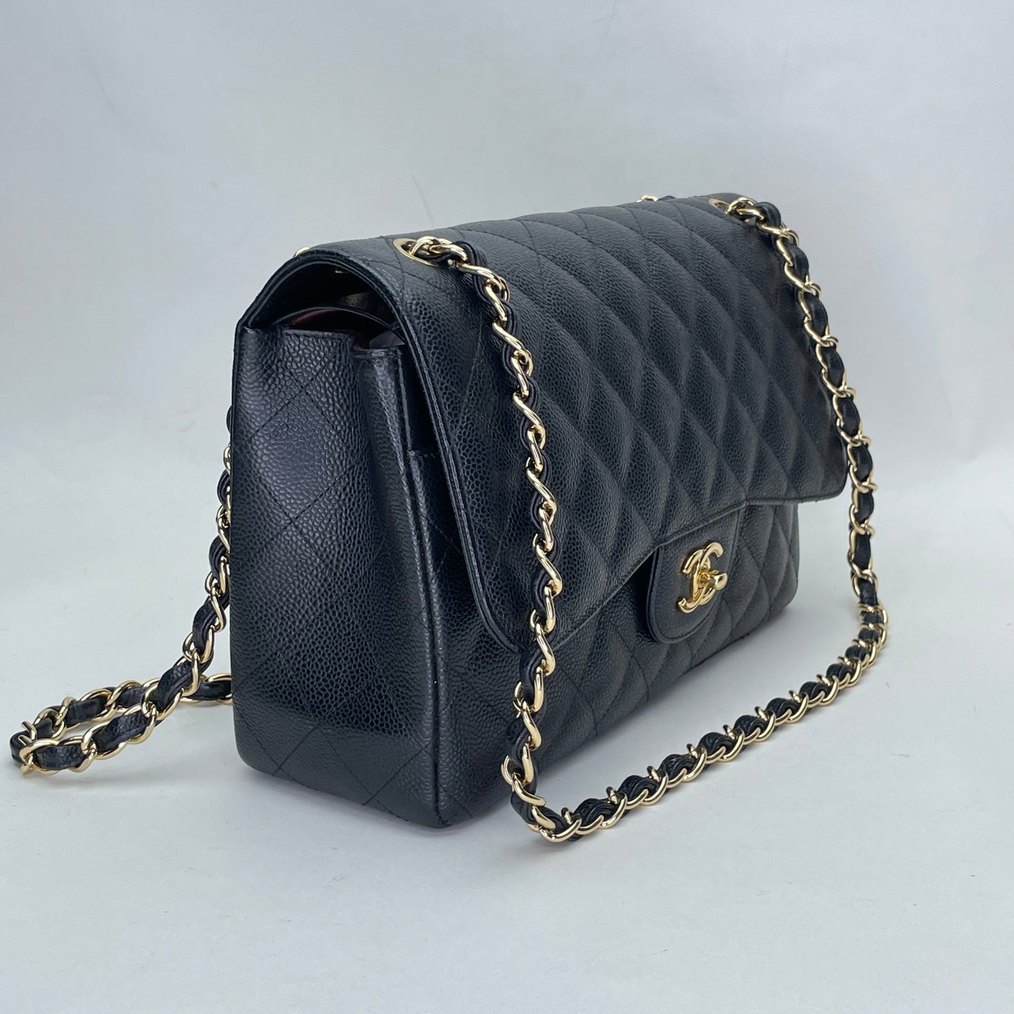 Classic Double Flap Jumbo Black Shoulder Bag in Caviar Leather, Gold hardware