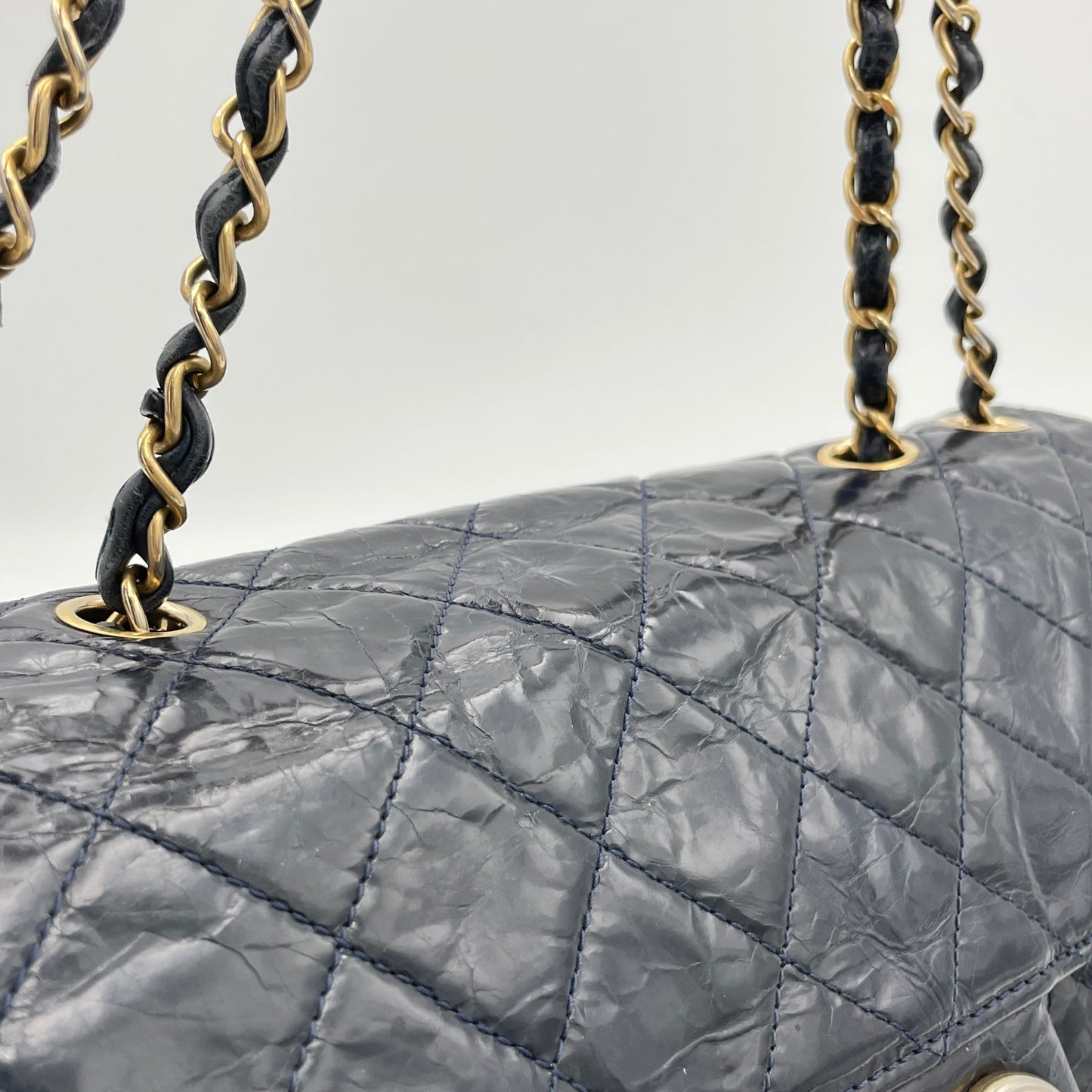 CC Turnlock Crinkled Navy Shoulder Bag in Calfskin, Gold hardware
