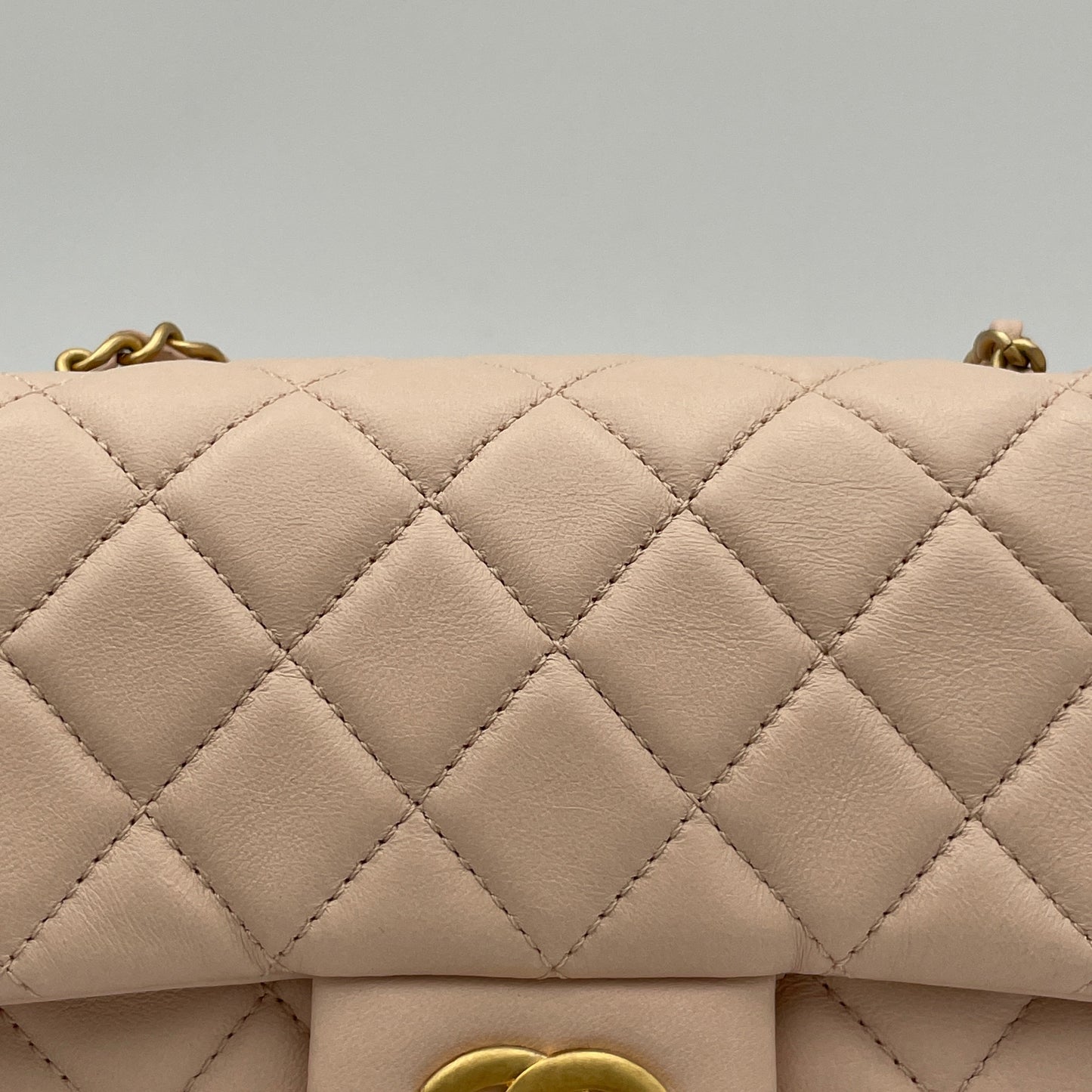 Pearl Crush Pink Crossbody Bag in Lambskin, Gold hardware