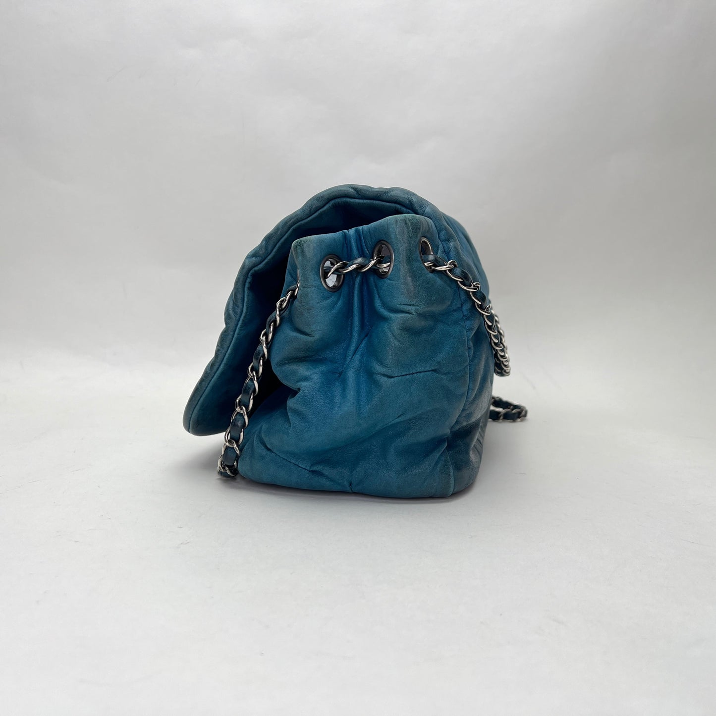 Glint Accordion Flap Blue Shoulder Bag in Lambskin, Silver hardware