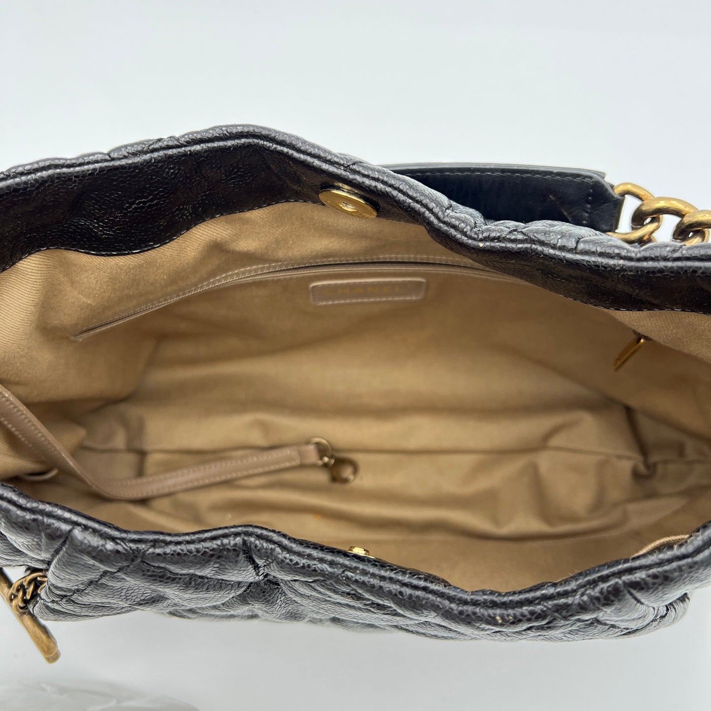 Coco pleats Black Shoulder Bag in Caviar Leather, Gold hardware