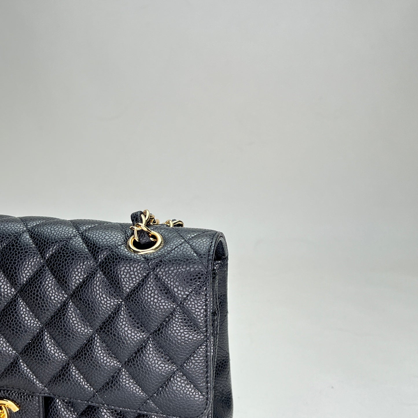 Classic Double Flap Mediun Black Shoulder Bag in Caviar Leather, Gold hardware