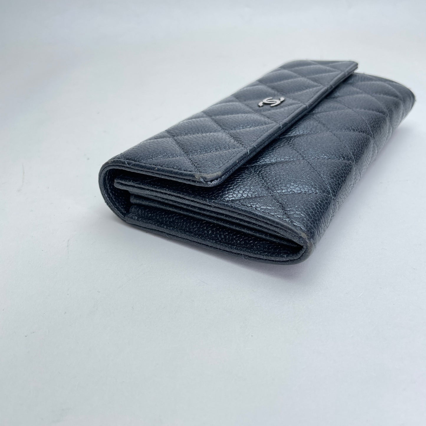 Long Flap Grey Wallet in Caviar Leather, Silver hardware