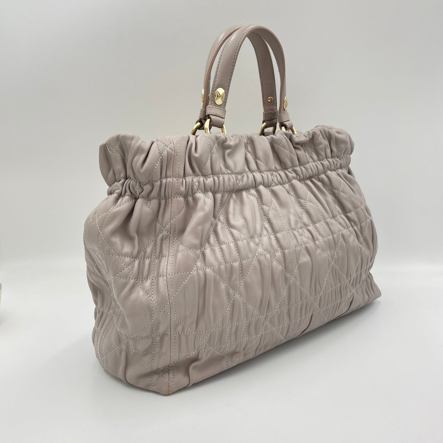 Gaufre Cannage Grey Tote Bag in Lambskin, Light Gold hardware