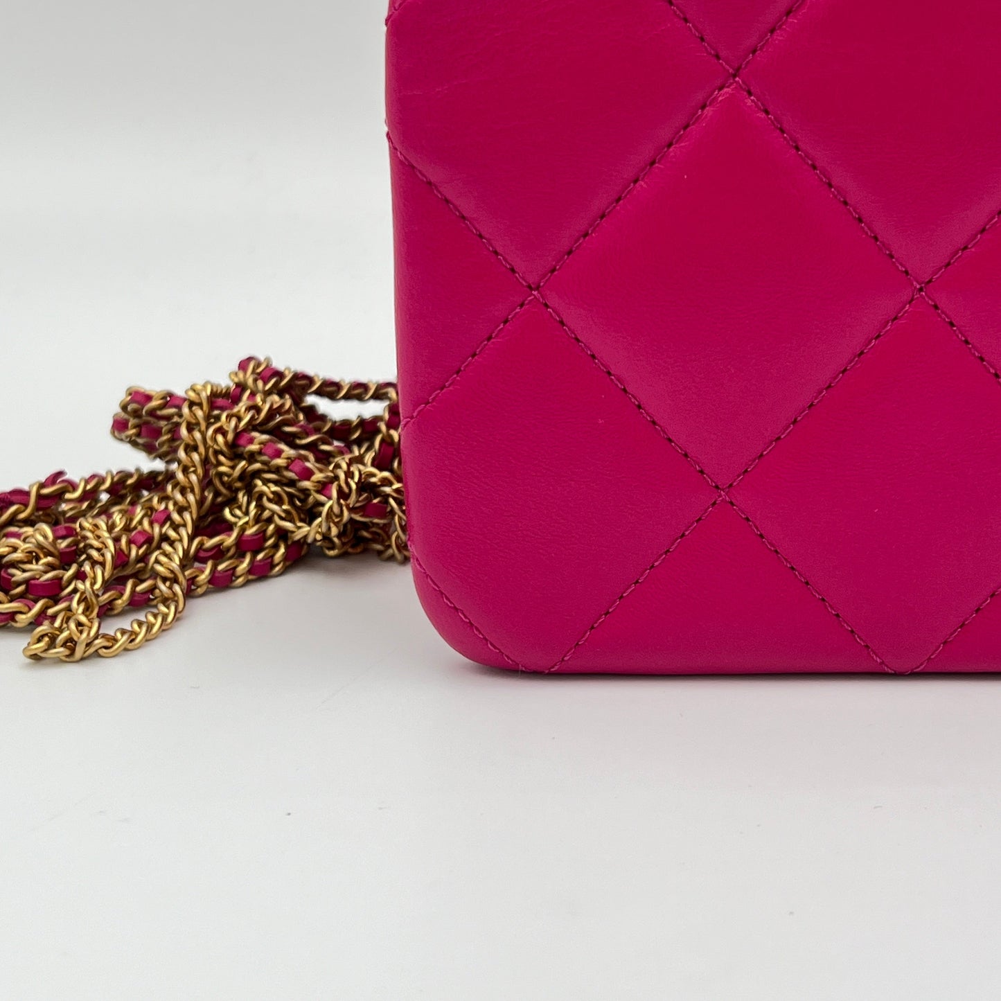 On and On Quilted Flap Pink Shoulder Bag in Lambskin, Gold hardware