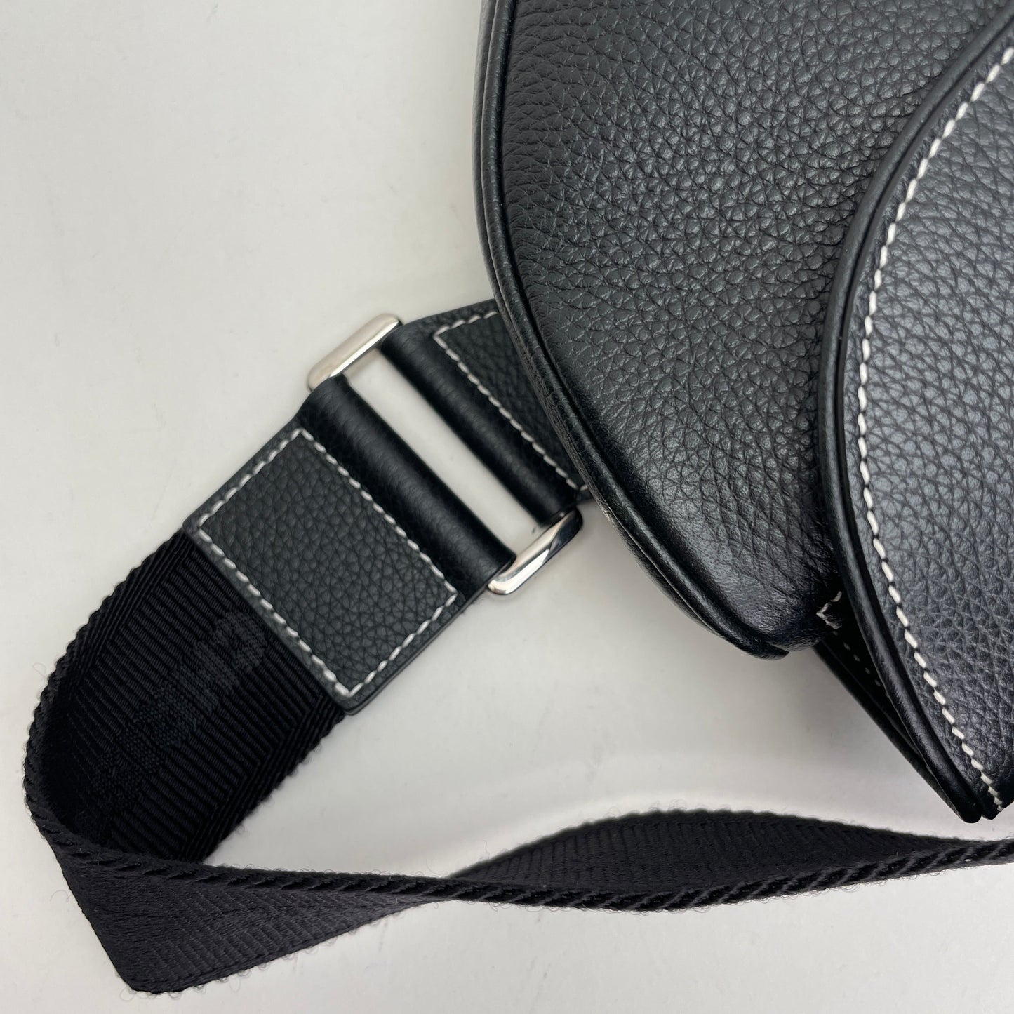 Saddle One Size Black Shoulder Bag in Calfskin, Silver hardware
